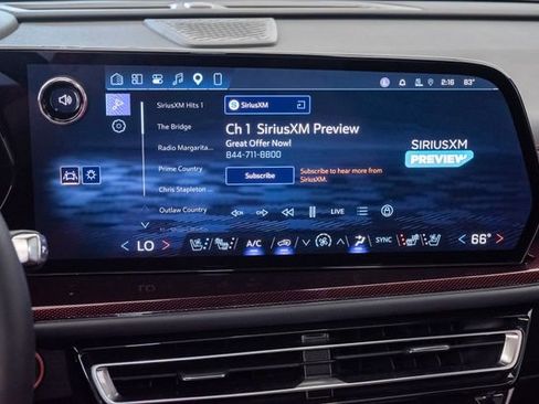 Used 2025 Chevrolet Traverse RS FWD image 21