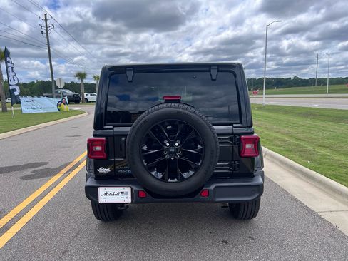 Certified 2025 Jeep Wrangler Unlimited Sahara w/ Safety Group AWD/4WD image 5