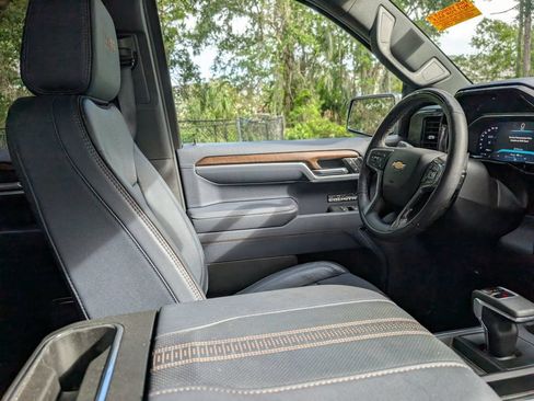 Used 2026 Chevrolet Silverado 1500 High Country w/ High Country Premium Package AWD/4WD image 15