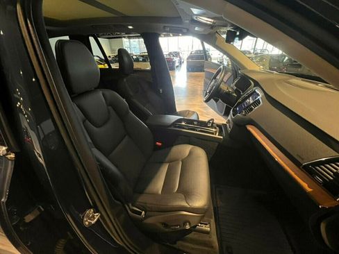 Used 2023 Volvo XC90 B5 Plus w/ Protection Package Premier image 24