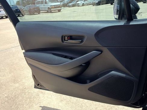 Used 2025 Toyota Corolla LE FWD image 23