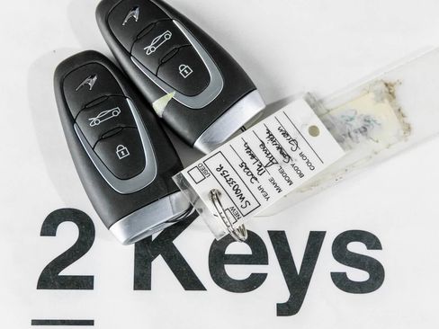 Used 2025 McLaren Artura Spider image 20