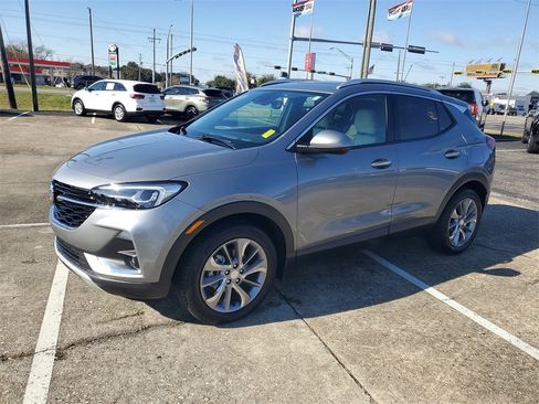 Used 2023 Buick Encore GX Essence w/ Experience Buick Package image 2