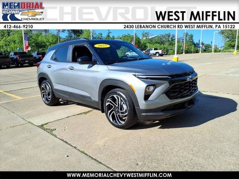 Used 2025 Chevrolet TrailBlazer RS w/ Convenience Package AWD/4WD image 2