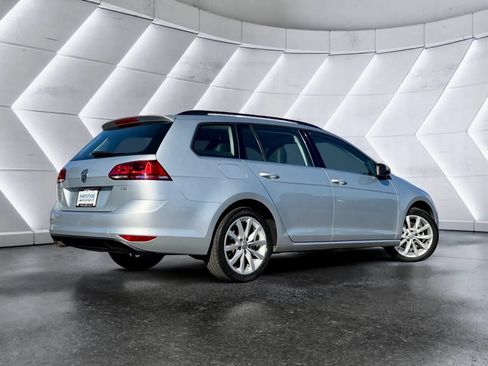 Used 2017 Volkswagen Golf SE FWD image 8