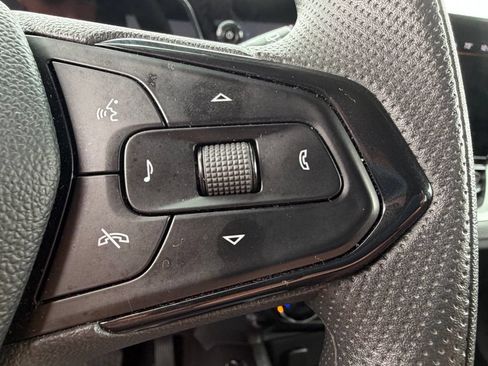 Used 2025 Chevrolet TrailBlazer LT AWD/4WD image 25