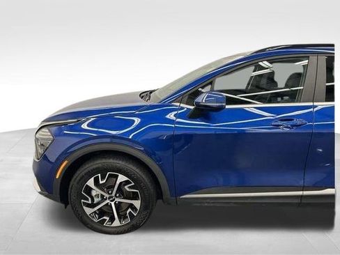 Used 2025 Kia Sportage EX w/ Premium Package image 15