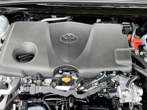 Certified 2025 Toyota Camry LE image 32