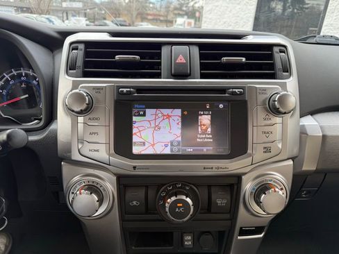 Used 2019 Toyota 4Runner SR5 Premium image 9