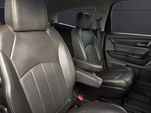 Used 2017 Chevrolet Traverse Premier image 22