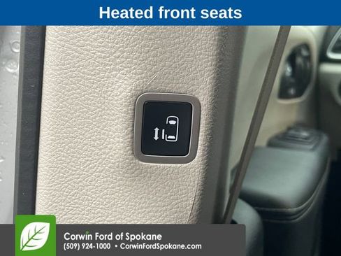 Used 2024 Chrysler Pacifica Touring-L image 15