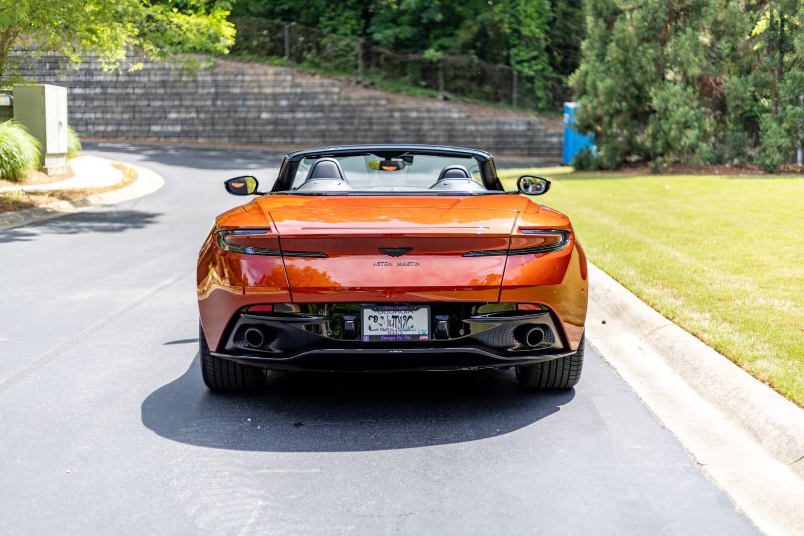 Used 2021 Aston Martin DB11 Volante RWD image 17