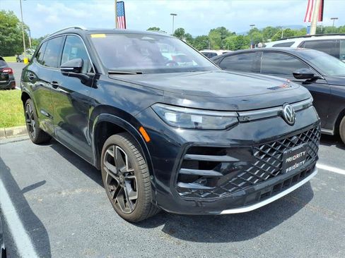 Used 2026 Volkswagen Tiguan SEL R-Line AWD/4WD image 14