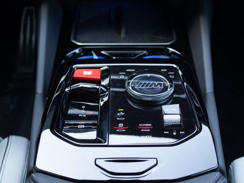 Used 2025 BMW M5 w/ Carbon Package image 21