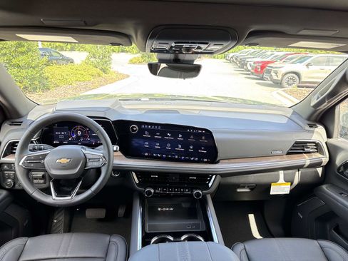 New 2026 Chevrolet Suburban High Country w/ Sun And Tow Package AWD/4WD image 13