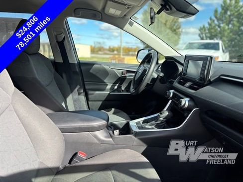 Used 2022 Toyota RAV4 XLE image 11