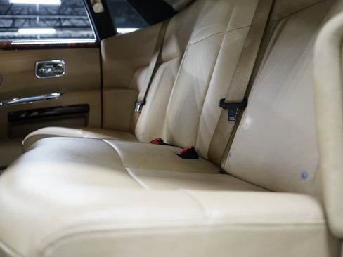 Used 2010 Rolls-Royce Ghost RWD image 30