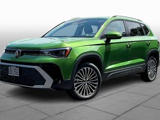 New 2025 Volkswagen Taos SE video 1