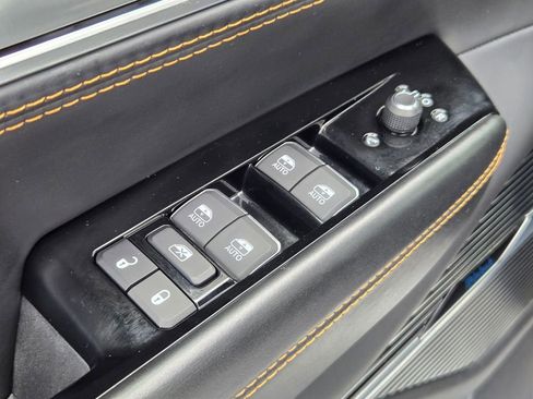 Used 2024 Jeep Grand Wagoneer L Series III AWD/4WD image 12