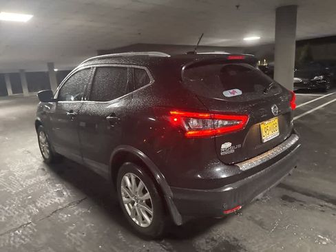 Used 2020 Nissan Rogue Sport SV image 17