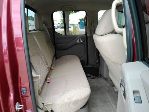 Used 2018 Nissan Frontier SV RWD image 24