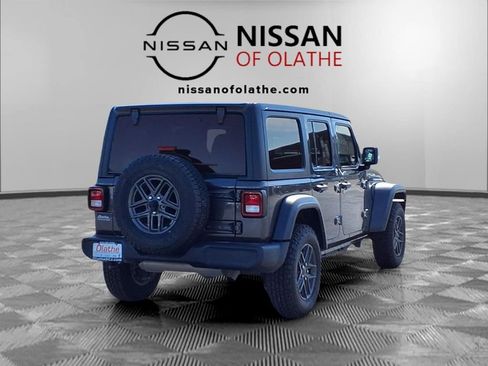 Used 2024 Jeep Wrangler Unlimited Sport AWD/4WD image 27