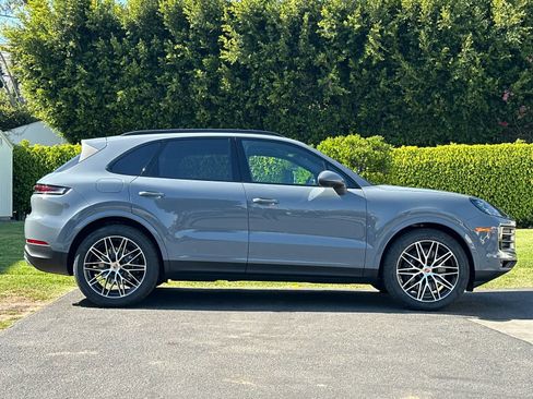 New 2026 Porsche Cayenne AWD/4WD image 9