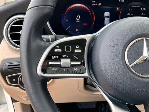 Used 2021 Mercedes-Benz GLC 300 w/ Premium Package image 21