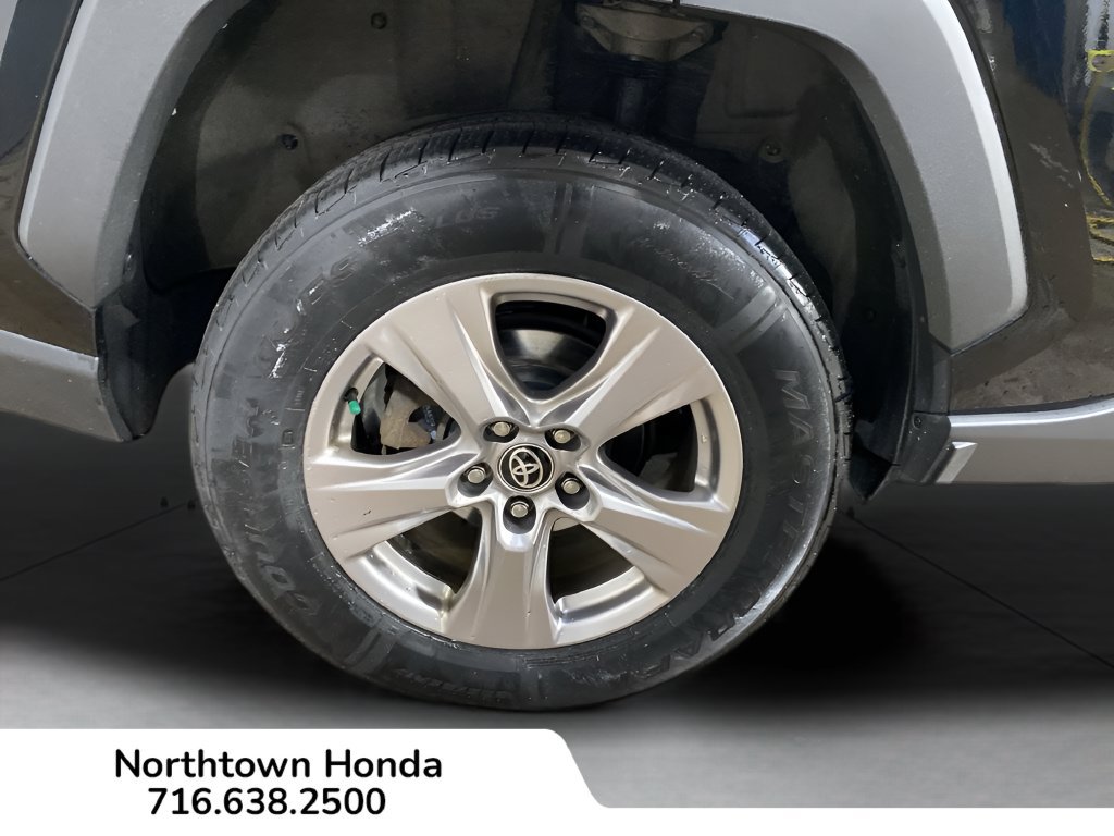 Used 2023 Toyota RAV4 XLE AWD/4WD image 13