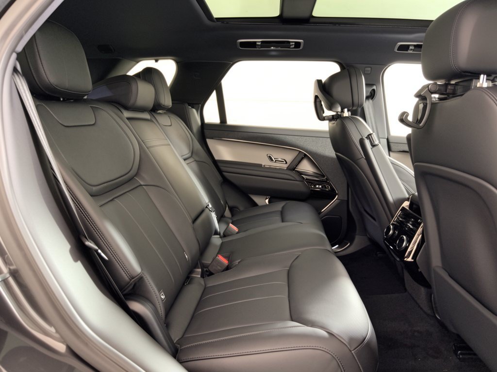 New 2027 Land Rover Range Rover Sport SE AWD/4WD image 29