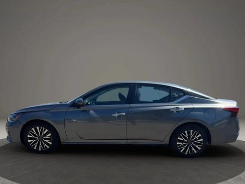 Used 2023 Nissan Altima 2.5 SV FWD image 7