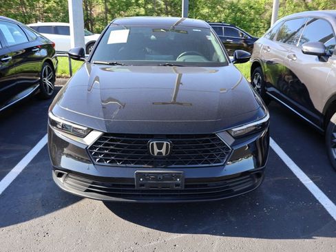 Used 2023 Honda Accord Sport image 2