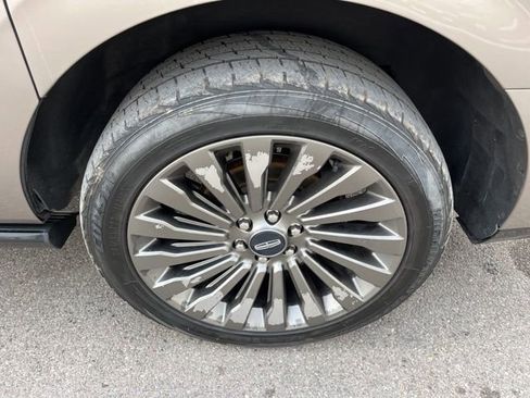 Used 2020 Lincoln Navigator L Reserve w/ Luxury Package image 17