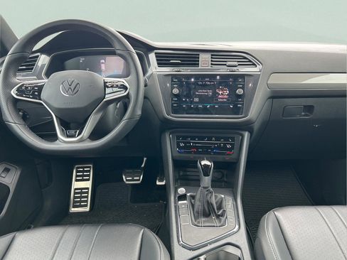 Used 2024 Volkswagen Tiguan SE R-Line FWD image 15