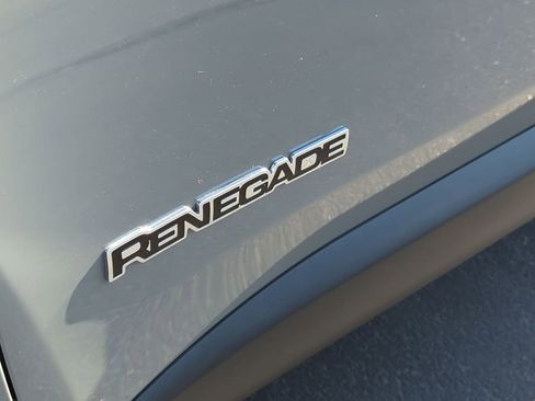 Used 2022 Jeep Renegade Latitude w/ Convenience Group image 29