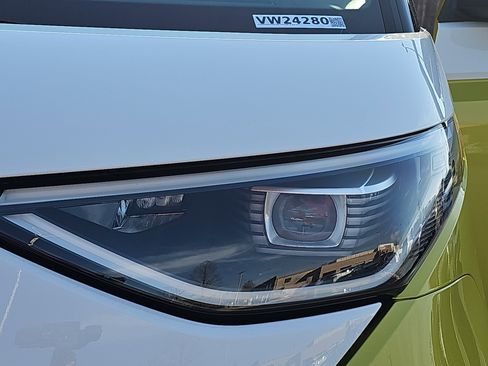 New 2025 Volkswagen ID. Buzz 1st Edition image 32