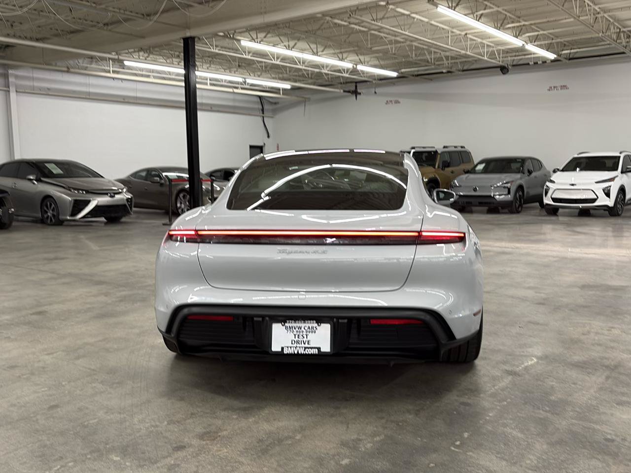Used 2022 Porsche Taycan 4S AWD/4WD image 9
