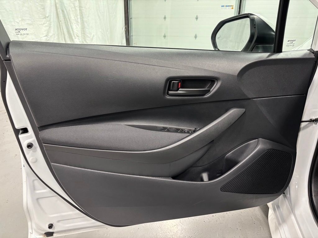 Used 2026 Toyota Corolla LE FWD image 7