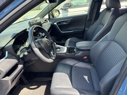 Used 2023 Toyota RAV4 XSE AWD/4WD image 9
