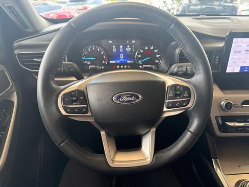 Used 2023 Ford Explorer XLT w/ Equipment Group 202A AWD/4WD image 17