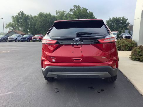 Certified 2024 Ford Edge SEL w/ Convenience Package AWD/4WD image 5