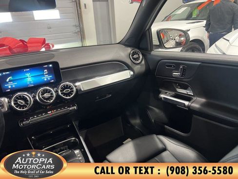 Used 2021 Mercedes-Benz GLB 250 image 21