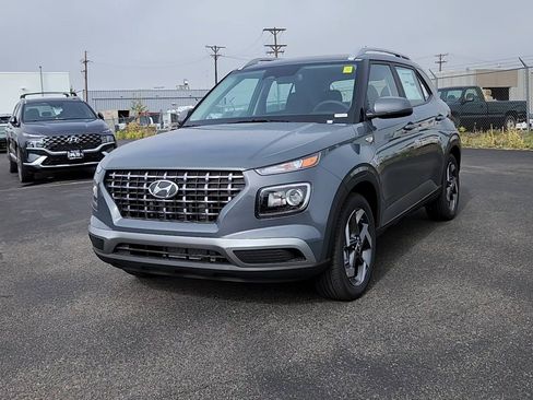 New 2026 Hyundai Venue SEL FWD image 4