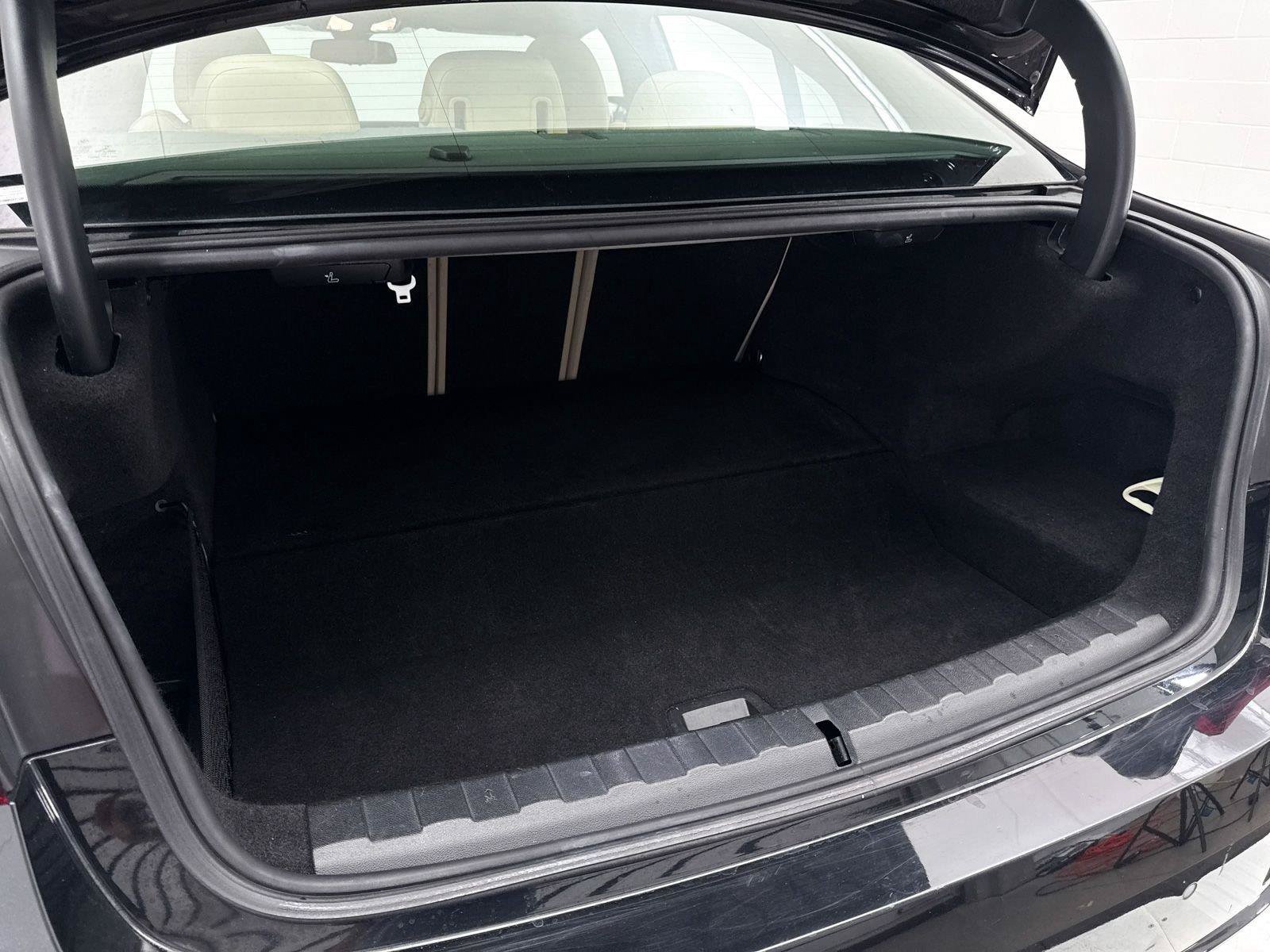 Used 2023 BMW 330e RWD image 31