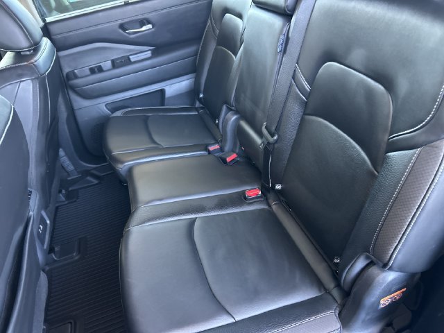 Used 2025 Nissan Pathfinder SL FWD image 42