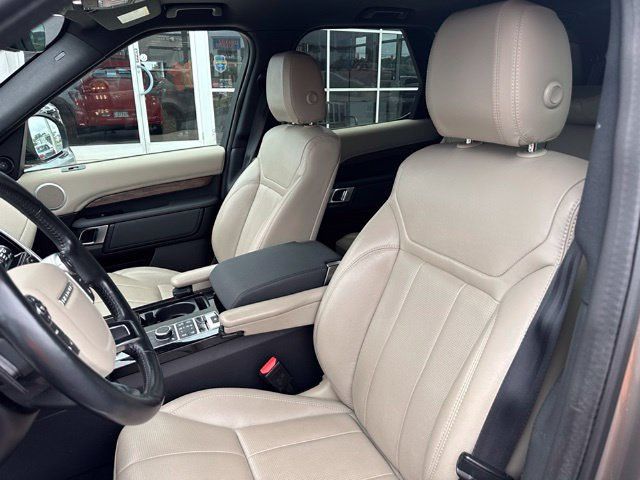 Used 2017 Land Rover Discovery HSE AWD/4WD image 8