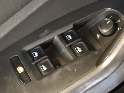 Used 2019 Volkswagen Jetta S w/ Driver Assistance Package image 27