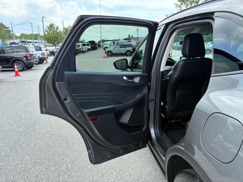 Certified 2022 Ford Escape SEL w/ SEL Stealth AWD Package image 12