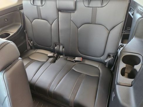 Used 2025 Honda Pilot EX-L image 31