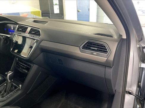 Used 2023 Volkswagen Tiguan SE AWD/4WD image 13